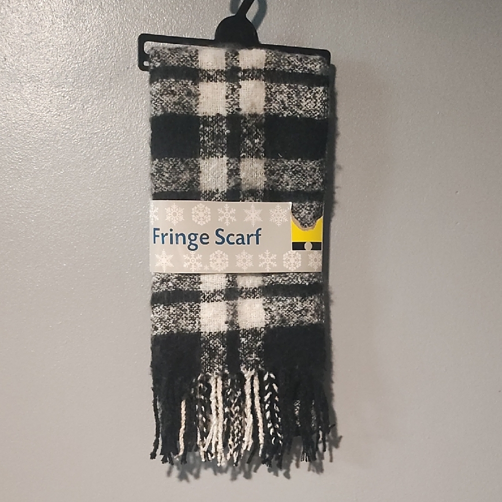Old East Main Co. Chic Black and White Plaid Scarf